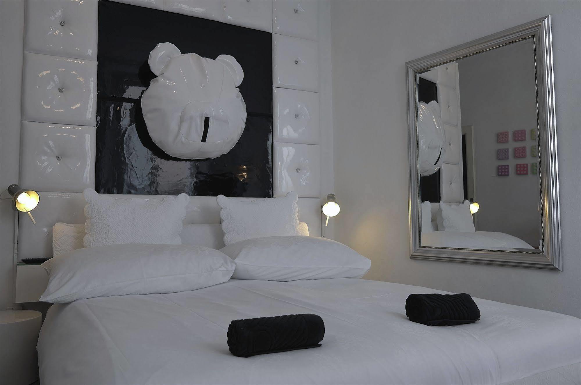Caffe Dell'Arte Boutique Rooms Locarno Bagian luar foto