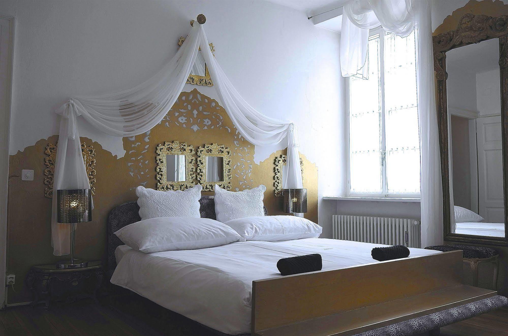 Caffe Dell'Arte Boutique Rooms Locarno Bagian luar foto